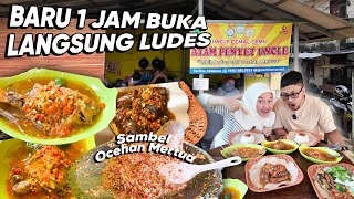 WARUNG DI DALEM GANG BISA SERAME INI  AYAM PECAK UNCLE [upl. by Bushore]