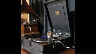 Juan DArienzo（ファン・ダリエンソ）y su Orquesta Tipica ♪Devecho Viejo♪ 78rpm HMV Model No 102 Gramophone [upl. by Martina]