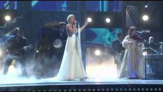 Taylor Swift  Love Story  Live  En Vivo [upl. by Farly]