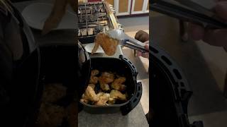 Air fryer chicken wings for a quick and easy dinner cooking cookingvideo airfryer quickrecipe [upl. by Akcired]