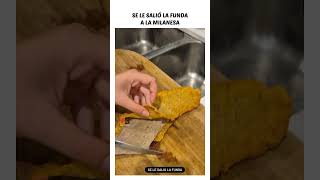 Se le salió la funda a la milanesa 🤣humor milanesas recetas [upl. by Winterbottom]