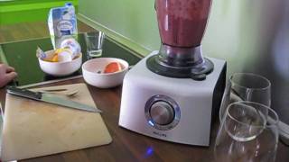 Philips HR 7775 Mixer making a Smoothie [upl. by Agate784]