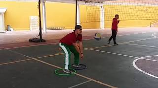 VOLEIBOL Ejercicio de recepción de balon [upl. by Ajad209]