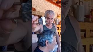 Así se cortaba el pelo antiguamente ✂️💈 Máquina corta pelo manual ✂️💈 Le corto el pelo a mi hermano [upl. by Ylek677]