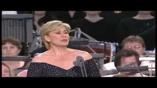 Kiri Te Kanawa  Prom At The Palace Golden Jubilee Concert 2002 [upl. by Moht]