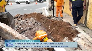 T Otoni Cadela e Filhotes Resgatados em Local de Difícil Acesso com Ajuda de Retroescavadeira [upl. by Ahsiemac]