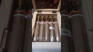 Don Agusto 5s Wooden Boxcerutu bincigar [upl. by Kere231]