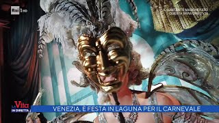 Venezia è festa in laguna per il carnevale  La vita in diretta 18022022 [upl. by Oitaroh]