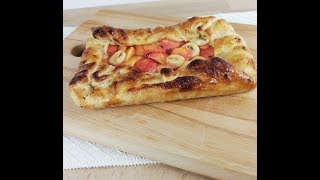 Torta di pasta sfoglia e frutta fresca  Ricetta lampo [upl. by Notnek]