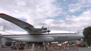 Die Antonov An 22  Eines der größten Transportflugzeuge der Welt [upl. by Yvaht]