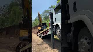 Excavator naik truck shorts shortsvideo caterpillarterbaru sany truck automobile caterpillar [upl. by Sirovart]