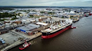 Tight fit for MV Medi Yokohama in Fredrikstad [upl. by Eisyak]