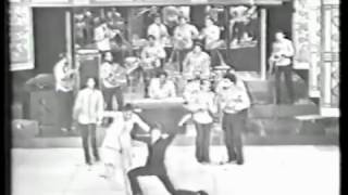 Pachito Alonso y Su Orquesta  Dejate De Cuento Mulata  1982 [upl. by Drannel]