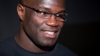 UFC 159 Roy Nelsons Physique Makes Cheick Kongo Want to Tickle Him [upl. by Elleira93]