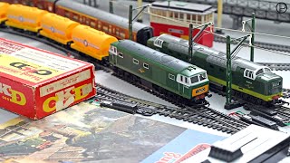 Hornby Railways R074 Hymek amp Lima Deltic with Zero 1 control [upl. by Neenahs]