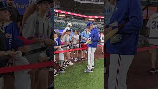 Bruce Bochy Signs Autographs for Texas Rangers Fans [upl. by Flory]