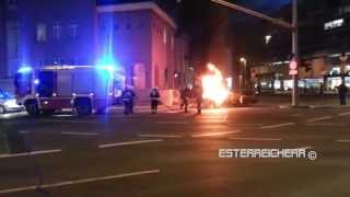 Feuerwehreinsatz Wien  Sportwagen brennt lichterloh [upl. by Firehs]