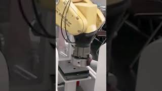 Robot deburring a part with a XEBEC Brush™ Surface [upl. by Fondea41]