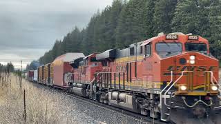 Port of Montana unit and a rebuilt end cab switcher with lots of horn shows in Rathdrum ID [upl. by Idnem59]