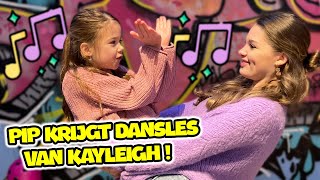 PIP KRIJGT HAAR EERSTE DANSLES   De Bakkertjes 863 [upl. by Anavi]