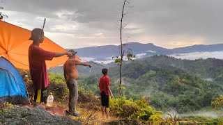 camping hujan deras siang malam disertai angin kencang sampai tenda koyak [upl. by Hama]