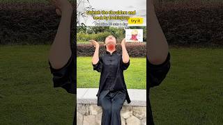 Stretch the shoulders and neck by looking uptaichi exercise shoulders meridian strength neck [upl. by Horace]