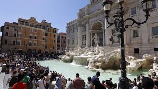 Rome  laccès à la fontaine de Trevi bientôt payant [upl. by Nosretep526]