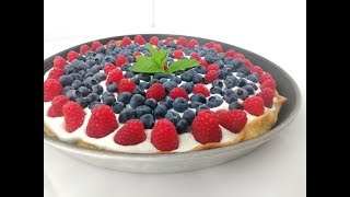 Crostata con yogurt greco panna e frutti di bosco [upl. by Ellehctim775]