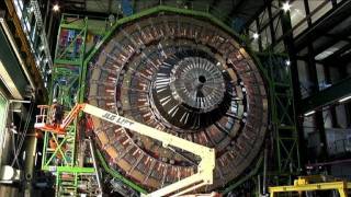 Les physiciens du CERN pensent avoir approché le boson de Higgs [upl. by Bred]