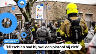 Grote politieactie naar agressieve man die basisschool binnenliep [upl. by Flss]