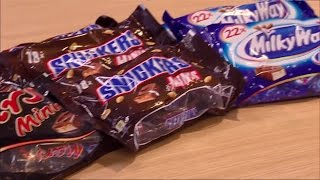 Stukjes hard plastic in Mars en Snickers miljoenen repen teruggehaald uit 55 landen [upl. by Gayelord]