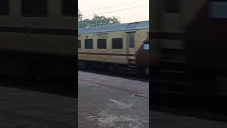 13117 UP Kolkata Lalgola Dhano Dhanye Express with CNB Shed WAG9 railway sealdahdivison [upl. by Sebbie787]