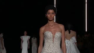 Abiti da sposa Atelier Pronovias 2025 omaggio all’arte contemporanea [upl. by Corry]