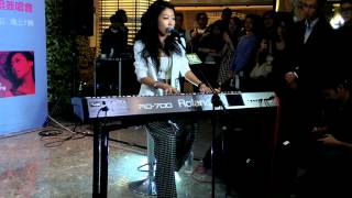 HD 曲婉婷 Wanting  我的歌聲裡 Live in Hong Kong  Mira Mall Hong Kong [upl. by Radman]