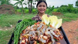 Beat fresh squid and shrimps with noodles in my countryside [upl. by Ziagos228]