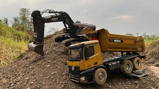 RC Excavator X Dumpt Truck Digging alluvial land  RC Excavator Huina X Dump Truck Huina keruk Tanah [upl. by Anasiul]