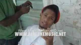 Vakero Le Responde Video A Baby Rasta musicaurbanardnet [upl. by Eilzel698]