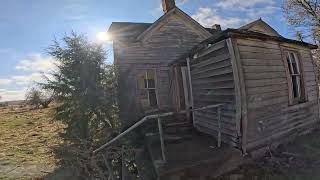 Exploring Abandoned 1800s Farm houseoutdoorsoldabandonedhousefunexplorefyphistory [upl. by Kcirrem]