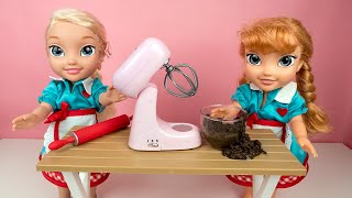 Baking CAKE FAILS Elsa and Anna  MESSY🎂 [upl. by Llehcsreh]