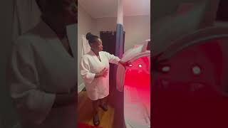 Redlight Therapy Bed Relieves Knee and Arthritis Pain testimonial kneepainrelief arthritisrelief [upl. by Plumbo243]