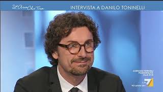 Ministro Toninelli Accetto volentieri le frappe de LAria Che Tira ma non mangio dolci [upl. by Ehrman]