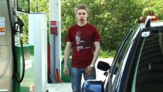 Sicherheitstipps auf der Tankstelle mit Stephan Rosseggermp4 [upl. by Silirama]