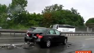 Schwerer Verkehrsunfall auf der A7 in Richtung Norden an der Auffahrt Guxhagen [upl. by Ynohtnaleahcim]