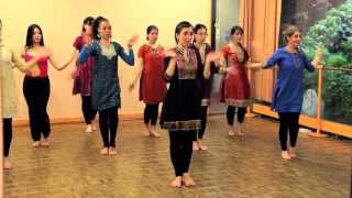 Cours de danse indienne Bollywood à Paris  Mahina Khanum  Apsara Aali [upl. by Hamel]