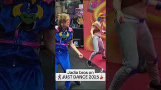 Dancing with peperoneuwu as Jodio Gang 🕺🕺 jojomemes jjbacosplay jojofunny jojolands [upl. by Nehcterg]