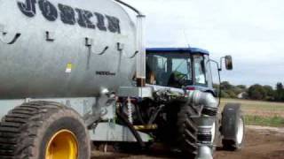 Joskin Modulo 2 14000 L VS New Holland TL100 [upl. by Ardnovahs]