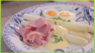 Asperges met ham ei en een heerlijke Hollandaise saus [upl. by Yhtrod561]