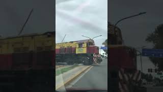 El descarrilamiento de un tren de cargas TAC línea belgrano en el momento justo [upl. by Airtemak]