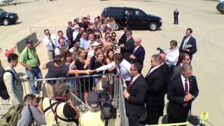 Barack Obama Lands In Des Moines [upl. by Vivien50]