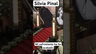 El minuto de aplausos para la diva del cine de oro Silvia Pinal en su homenaje en bellas artesviral [upl. by Eninnaj402]